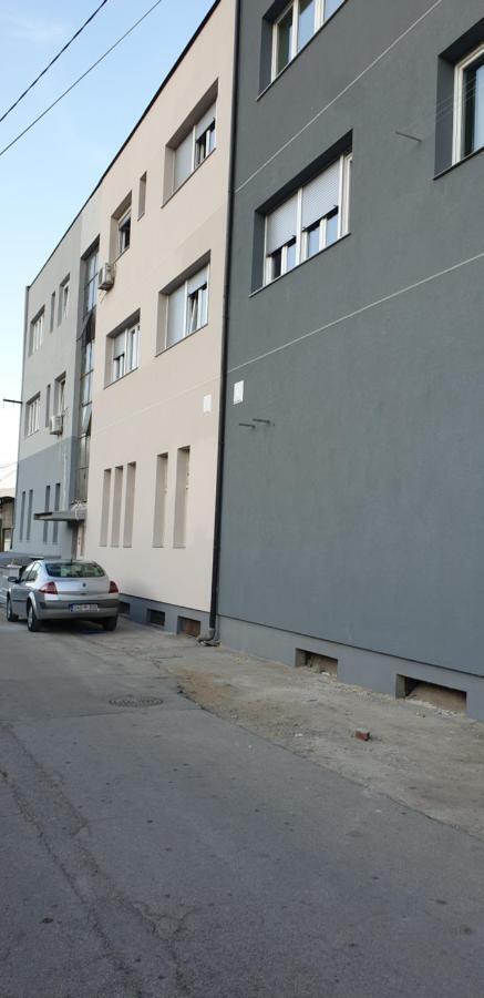Trosoban Stan U Zenici Διαμέρισμα Ζένιτσα Εξωτερικό φωτογραφία